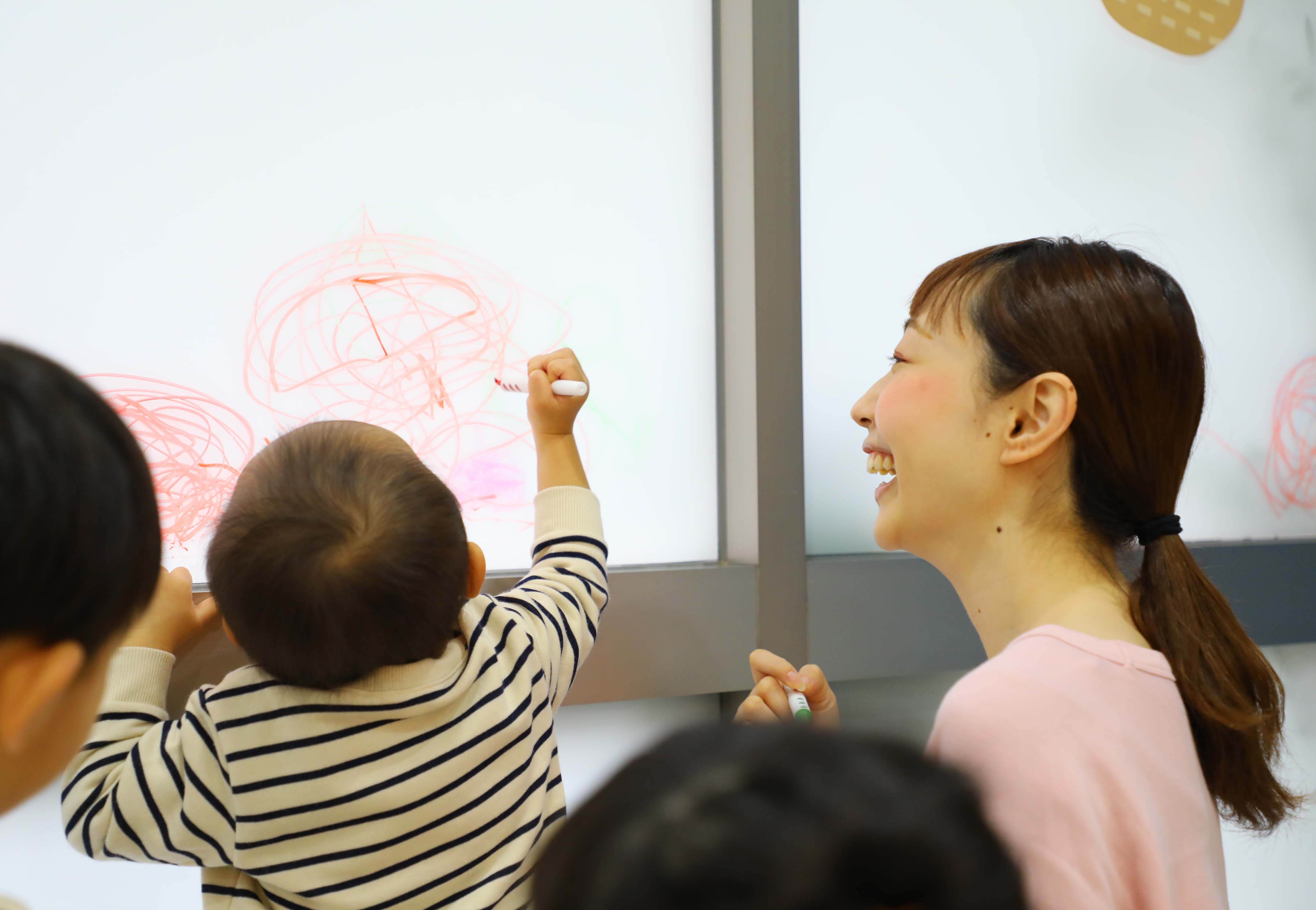 福岡市城南区荒江の保育園「くれっしぇんど保育園」の保育写真